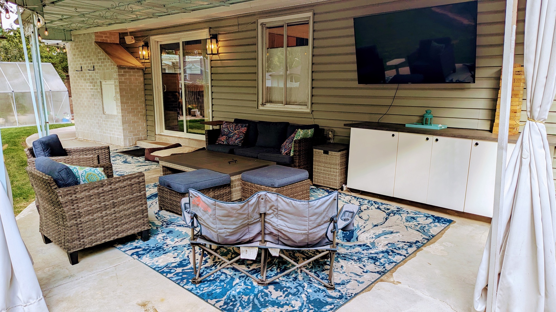 Outdoor Seating